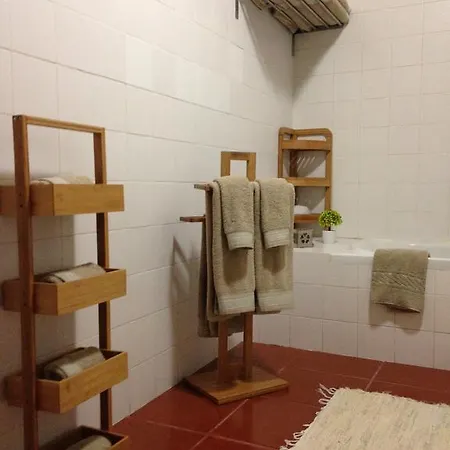 Ribeira Dos Caldeiroes 乡村民宿 *